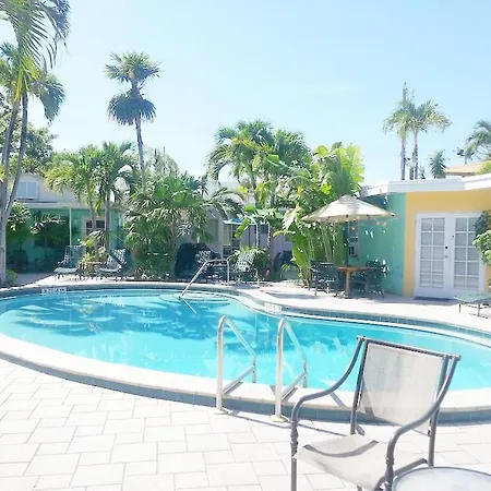 Alexander Palms Court - No Hidden Resort Fees!